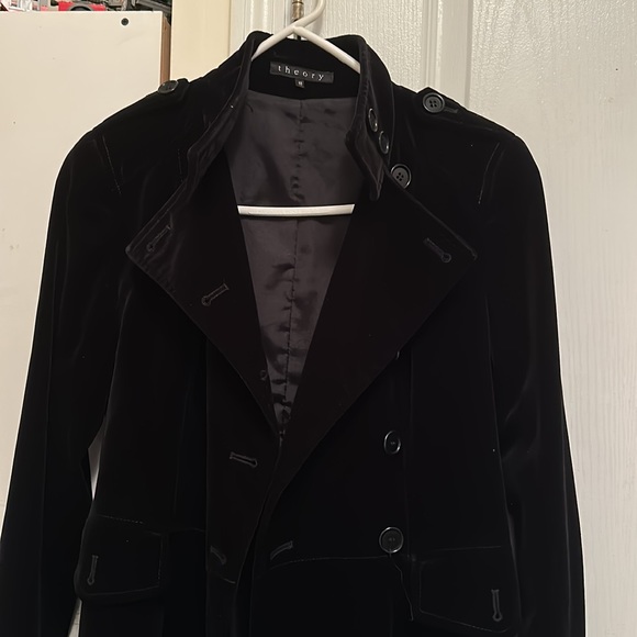 Coat - Picture 4 of 8